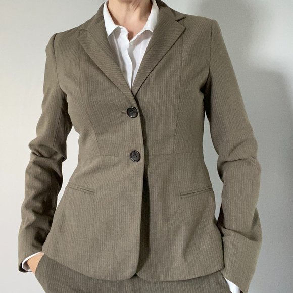 Banana Republic | Fitted Blazer | Size 2 | Pin Stripe - Picture 4 of 8